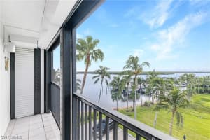 4753 Estero Blvd, Fort Myers Beach, FL 33931, Sold 12/03/21
