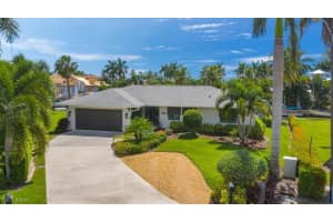 1560 Bluefin Ct, Naples, FL 34102, Sold 11/15/21