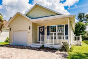 425 Leawood Cir, Naples, FL 34104, Sold 10/29/21