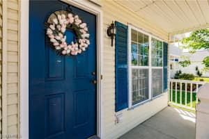 425 Leawood Cir, Naples, FL 34104, Sold 10/29/21