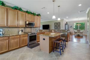 2081 Satsuma Ln, Naples, FL 34120, Sold 11/05/21