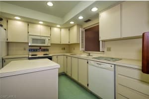 130 Pinebrook Dr, Fort Myers, FL 33907, Sold 11/12/21