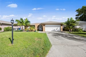 9746 Deerfoot Dr, Fort Myers, FL 33919, Sold 11/24/21