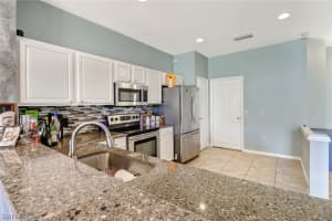 977 Hampton Cir, Naples, FL 34105, Sold 11/09/21