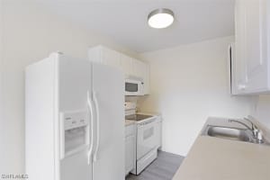 4607 Bayshore Dr, Naples, FL 34112, Sold 12/06/21