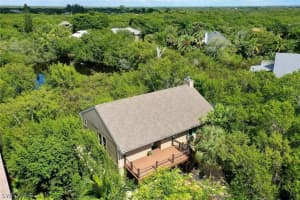 4239 Gulf Pines Dr, Sanibel, FL 33957, Sold 02/25/22