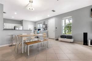 792 Hampton Cir, Naples, FL 34105, Sold 12/21/21