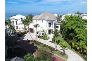 105 Bonaire Ln, Bonita Springs, FL 34134, Sold 04/07/22