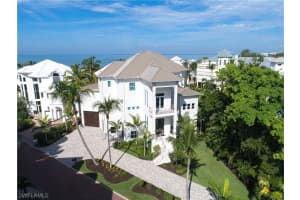 105 Bonaire Ln, Bonita Springs, FL 34134, Sold 04/07/22