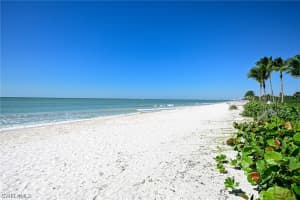 105 Bonaire Ln, Bonita Springs, FL 34134, Sold 04/07/22