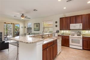 1960 Tarpon Bay Dr N, Naples, FL 34119, Sold 01/31/22