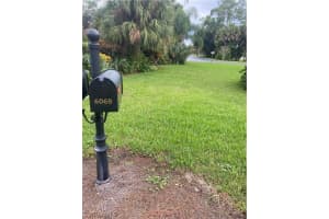 6068 Huntington Woods Drive, Naples, FL 34112, Sold 11/22/21