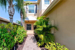 6597 Marbella Dr, Naples, FL 34105, Sold 12/08/21