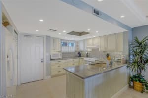 889 Collier Ct, Marco Island, FL 34145, Sold 12/17/21