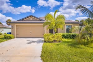 129 Shadow Lakes Dr, Lehigh Acres, FL 33974, Sold 12/10/21