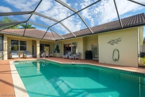 1076 Tivoli Dr, Naples, FL 34104, Sold 12/30/21