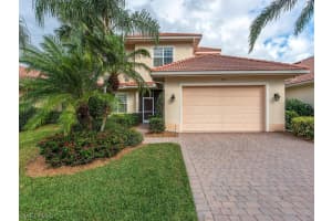 4822 Europa Dr, Naples, FL 34105, Sold 12/23/21
