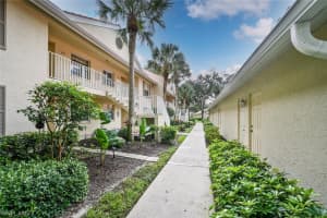 241 Robin Hood Cir, Naples, FL 34104, Sold 12/29/21
