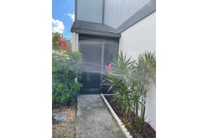 9793 Maplecrest Cir, Lehigh Acres, FL 33936, Sold 12/30/21