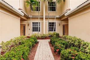 6040 Jonathans Bay Cir APT 401, Fort Myers, FL 33908, Sold 12/08/21