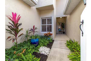 357 Emerald Bay Cir, Naples, FL 34110, Sold 12/13/21