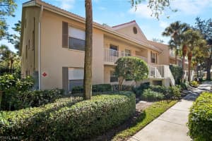 209 Robin Hood Cir, Naples, FL 34104, Sold 01/07/22