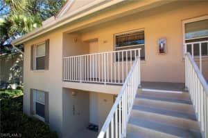 209 Robin Hood Cir, Naples, FL 34104, Sold 01/07/22