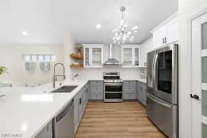 701 Crossfield Cir, Naples, FL 34104, Sold 01/04/22