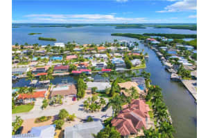 17 Sunview Blvd, Fort Myers Beach, FL 33931, Sold 01/10/22