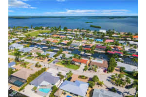 17 Sunview Blvd, Fort Myers Beach, FL 33931, Sold 01/10/22