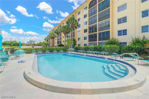 21 High Point Cir E, Naples, FL 34103, Sold 03/25/22