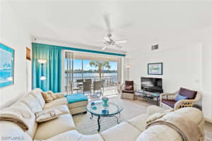 9700 Gulf Shore Dr APT 101, Naples, FL 34108, Sold 04/11/22