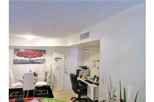 1195 Wildwood Lakes Blvd, Naples, FL 34104, Sold 01/26/22