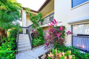 9285 Lake Park Dr APT 201, Fort Myers, FL 33919, Sold 01/14/22