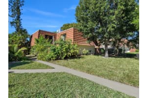 The Village of Cedarbend, 5205 Cedarbend Dr #2, Fort Myers, FL 33919, Sold 02/14/22