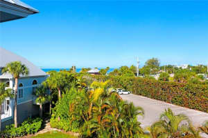 121 Barefoot Cir, Bonita Springs, FL 34134, Sold 05/16/22