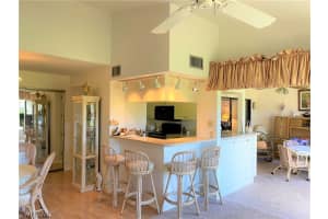 5710 Trailwinds Dr APT 523, Fort Myers, FL 33907, Sold 03/04/22