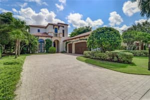 MLS# 221084902, Naples, Florida 34105
