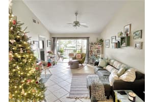 774 Wiggins Lake Dr, Naples, FL 34110, Sold 02/28/22
