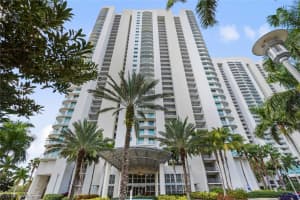 3000 Oasis Grand Blvd, Fort Myers, FL 33916, Sold 01/14/22