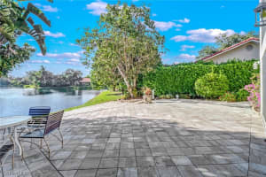 4791 Europa Dr, Naples, FL 34105, Sold 01/28/22