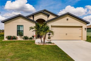 741 Center Lake St, Lehigh Acres, FL 33974, Sold 02/10/22
