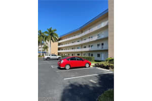 14831 Park Lake Dr APT 211, Fort Myers, FL 33919, Sold 02/03/22