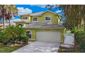 2225 Heritage Greens Dr, Naples, FL 34119, Sold 04/30/22