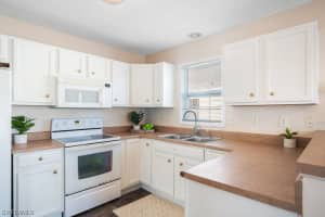478 Leawood Cir, Naples, FL 34104, Sold 02/15/22