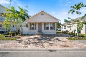 478 Leawood Cir, Naples, FL 34104, Sold 02/15/22