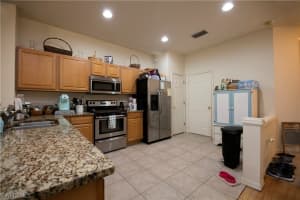 936 Hampton Cir, Naples, FL 34105, Sold 02/25/22