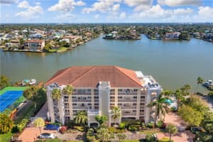 9700 Gulf Shore Dr, Naples, FL 34108, Sold 02/18/22
