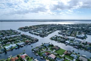 1637 SE 39th Terrace, Cape Coral, FL 33904, Sold 04/21/22