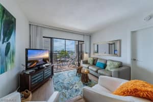 807 River Point Dr, Naples, FL 34102, Sold 03/07/22